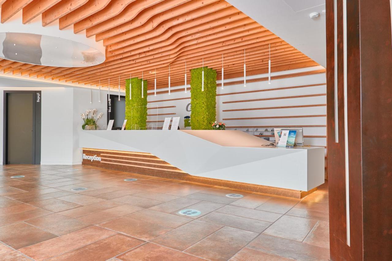 Club Esse Roccaruja Hotel Стинтино Екстериор снимка