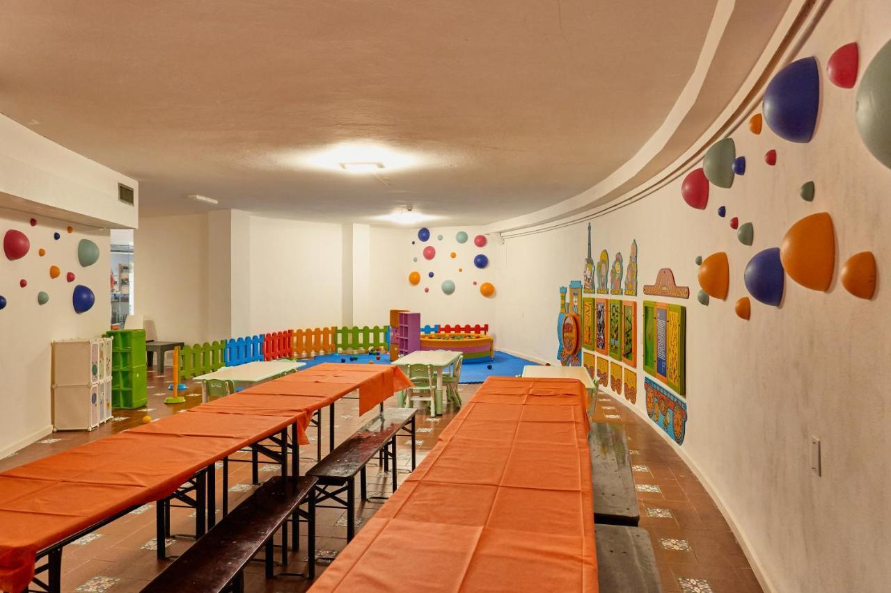 Club Esse Roccaruja Hotel Стинтино Екстериор снимка
